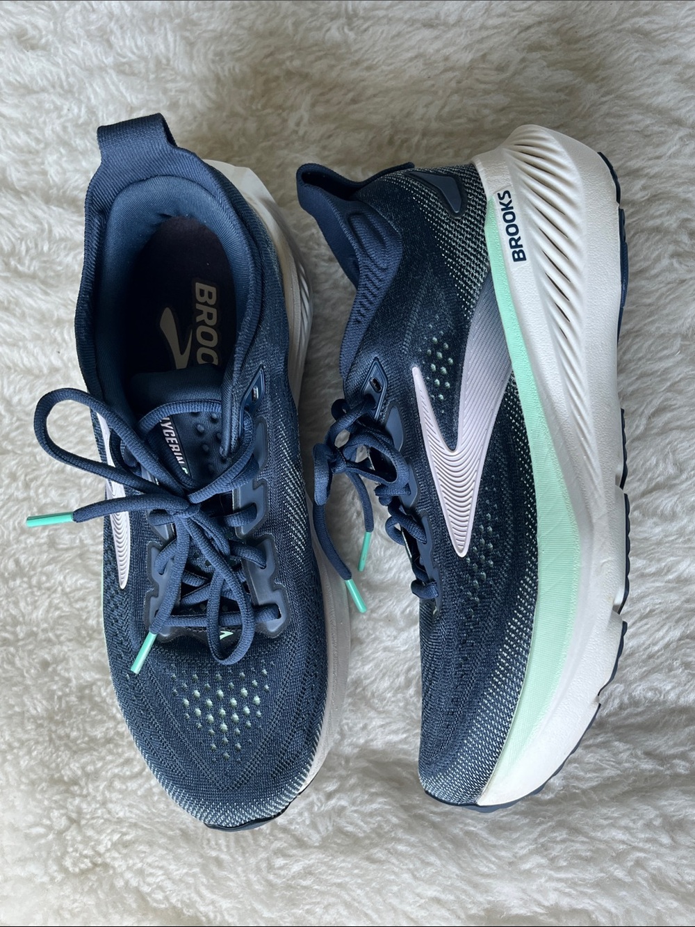 Brooks Women's Navy Blue Mint Accent Running Shoes